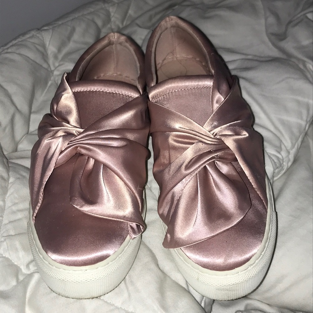 Steve Madden slip ons